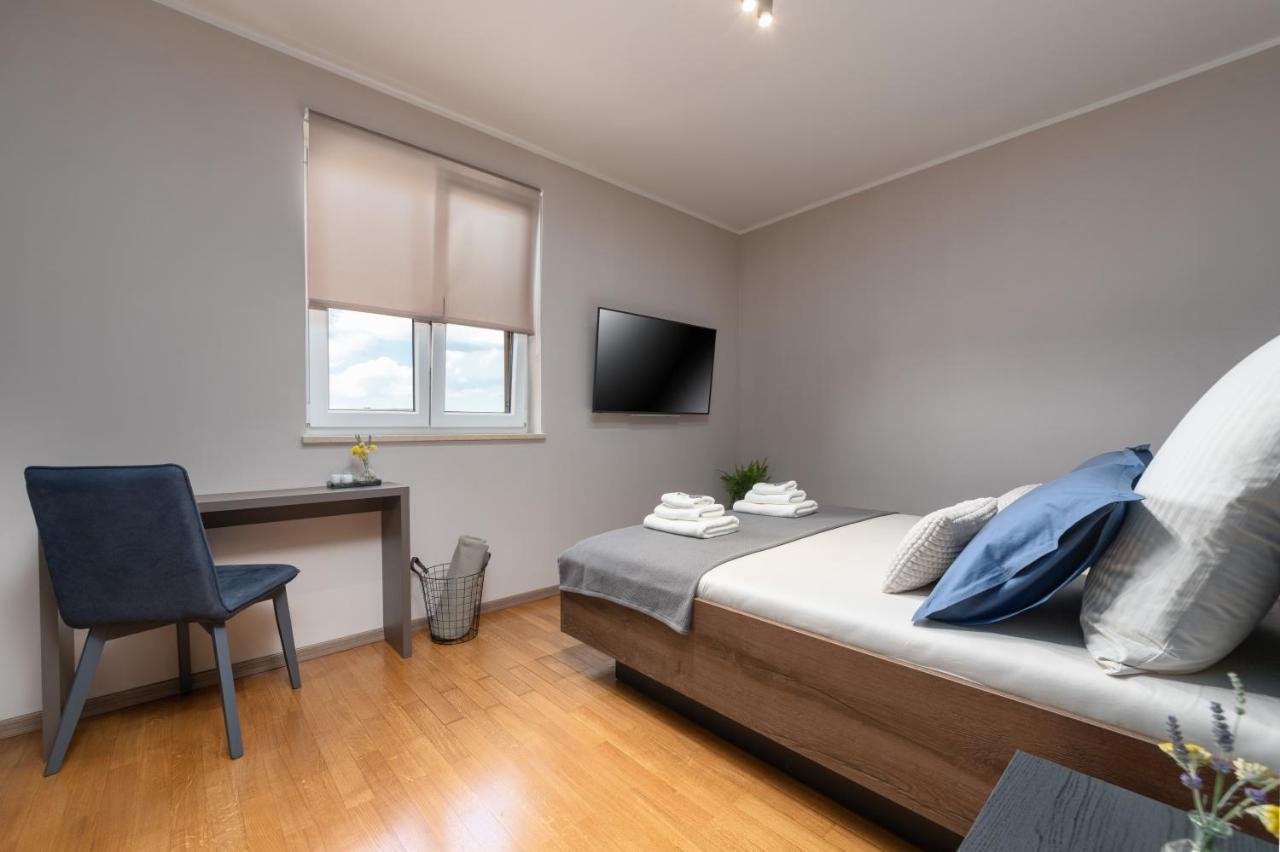 Holiday Home Maslina 波雷奇 外观 照片